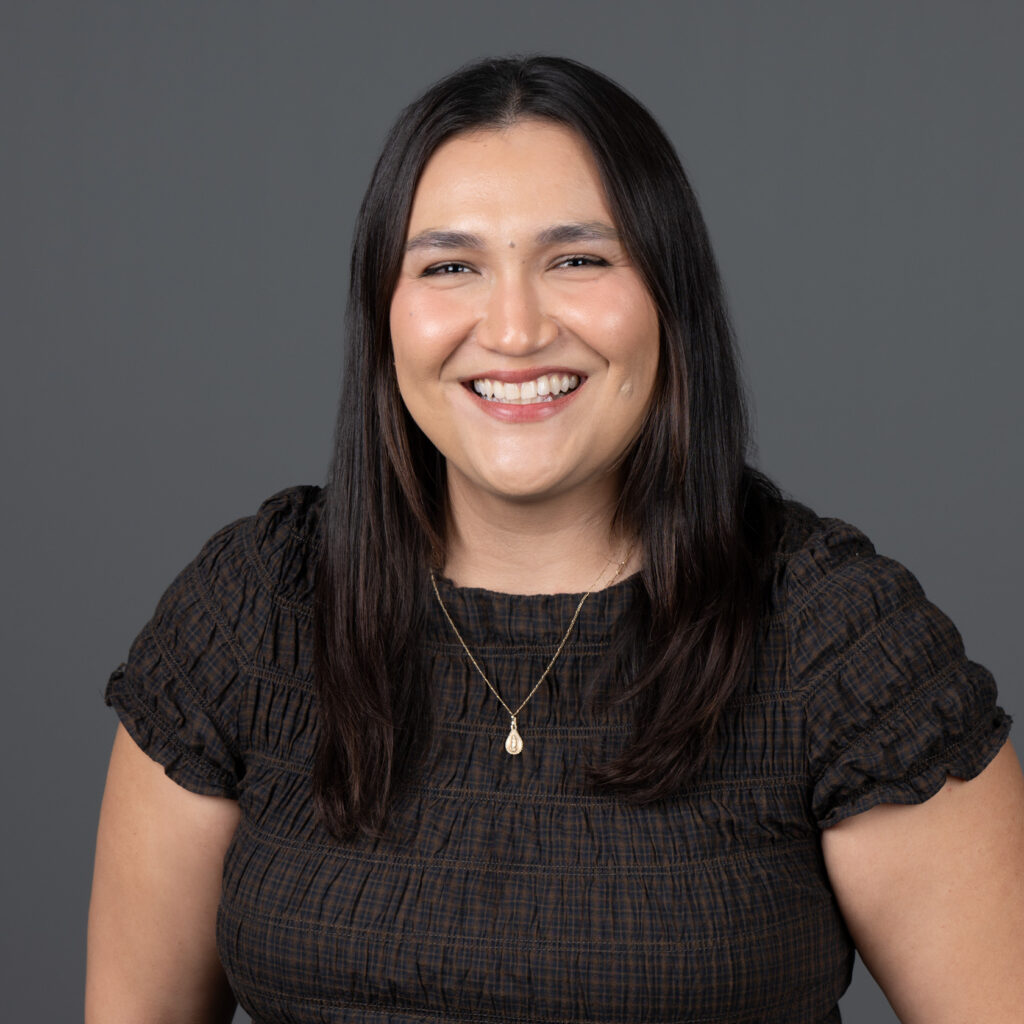 Alexandra Perez headshot photo.